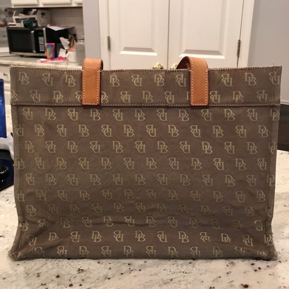 Dooney & Bourke Vintage Signature Logo Tote - Picture 3 of 13